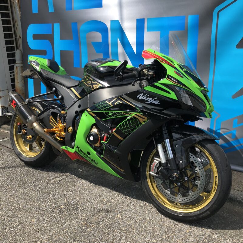 ZX-10R/パートラッピング&STELLAガラスコーティング - ガレージ 